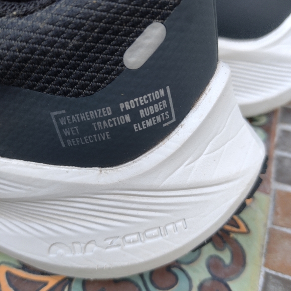 Nike Winflo 7 Shield (2021) - Picture 3 of 10